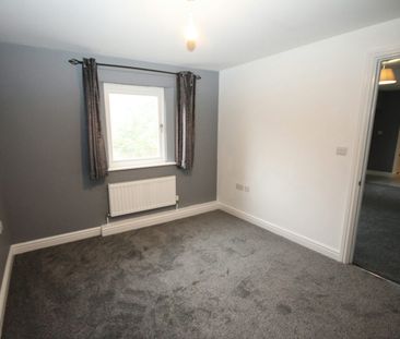 Flat to rent on - Photo 1
