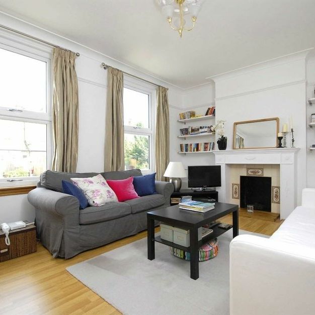 Littlewood - Photo 1