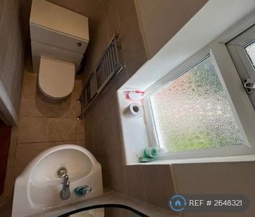 1 bedroom in a house share to rent - Photo 5