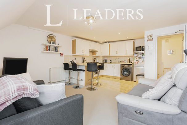 1 bedroom maisonette to rent Station Road, Burgess Hill, West Sussex, RH15 - Photo 1