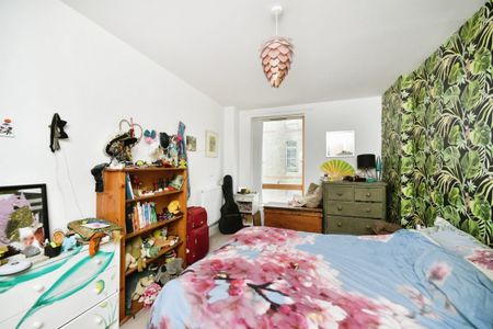 Pankhurst Avenue - Photo 2