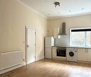 Queen Street, Ramsgate, CT11 9ER, Kent - Photo 2