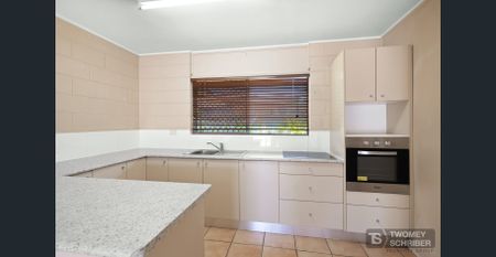 Two bedroom duplex – Garden Maintenance included - Photo 4