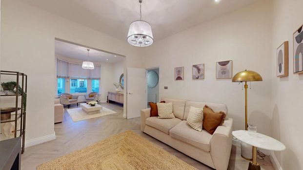 4 bedroom terraced house to rent - Photo 1