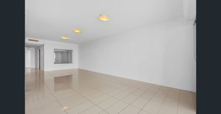 MODERN THREE BEDROOM APARTMENT WITH STUNNING VIEWS! - Photo 4