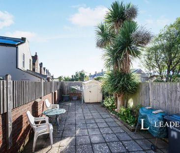 3 bedroom terraced house to rent - Photo 4