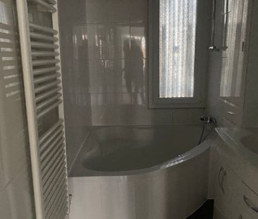 Location Appartement 3 pièces 48m² CLICHY SOUS BOIS 93390 - Photo 3