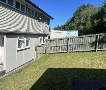 Renovated and ready to move in! - Photo 1