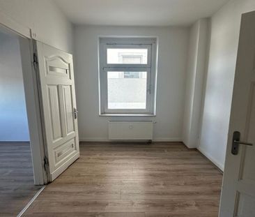 Charmante 2- Zimmer Altbauwohnung in Bahnhofsnähe zu vermieten! - Photo 1