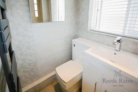 2 bedroom terraced house to rent - Photo 2