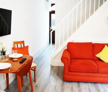 4 bedroom terraced house to rent - Photo 1