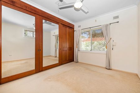 27 Wilsons Road, Mount Hutton NSW 2290 - House For Rent | Domain - Photo 2