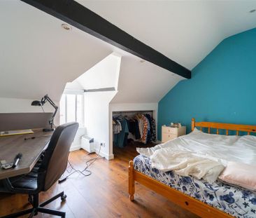 5 bedroom end of terrace house to rent - Photo 4
