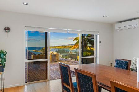 Prestige, Space & Panoramic Harbour Views - Photo 5