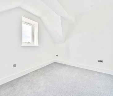 1 bedroom penthouse to rent - Photo 3