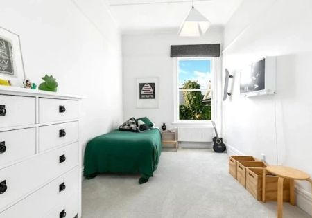 A spacious, fully furnished family home - Photo 4