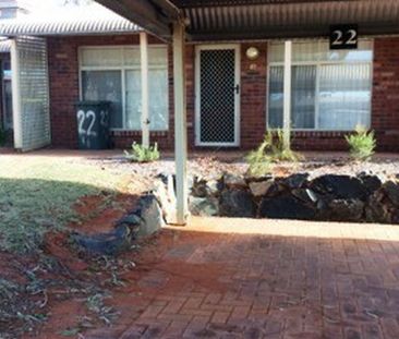 Comfortable 2 Bedroom Unit in Quiet Location - Photo 6