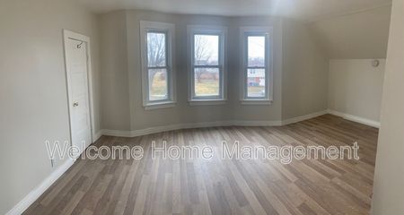 $1,595 / 1 br / 1 ba / Charming Upper Unit at 138 Humboldt Parkway – Available Now! - Photo 5