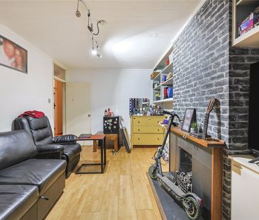 Winstanley Estate, London, SW11 2EW - Photo 2