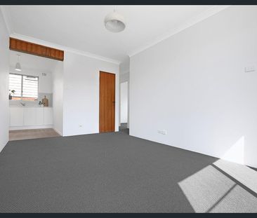 Modern, Ground Floor Unit in West Wollongong - Photo 4