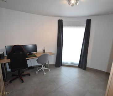 Modern 3 slpk.-appartement met groot terras, autostplts en lift - Photo 2