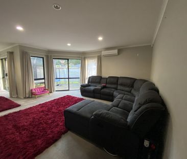 13 Aragon Grove, Upper Hutt - Photo 3
