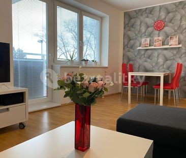 Pronájem bytu 1+kk • 38 m² bez realitkyV Osikách, Praha - Dolní Měc... - Photo 2