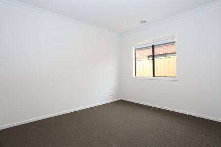 326 Mandalay Circuit, Beveridge VIC 3753 - Photo 3