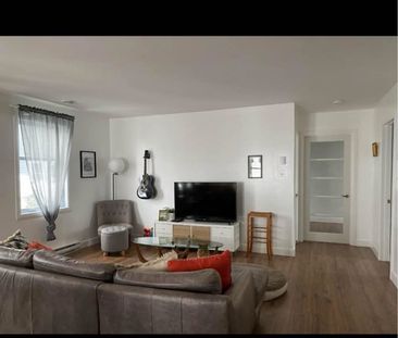 Grand 5 1/2 à Louer - Photo 2