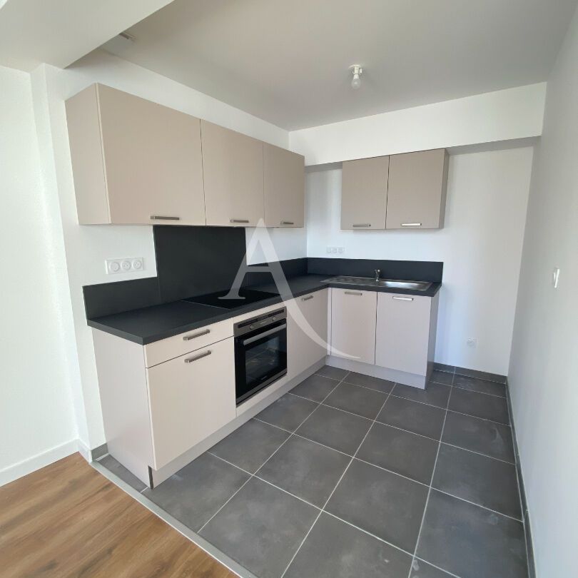 Location Appartement 4 pièces 77m² - Photo 1