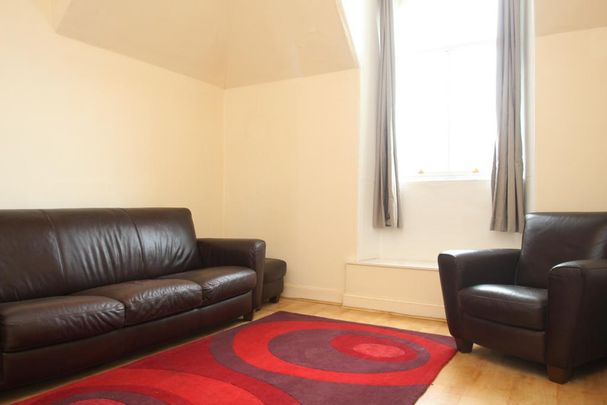 3 bedroom flat to rent - Photo 1