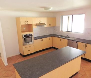 SPACIOUS FOUR BEDROOM FAMILY HOME !!! - Photo 3