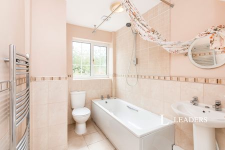 3 bedroom house to rent Send Road, Send, GU23 - Photo 3