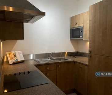 2 bedroom flat to rent - Photo 4