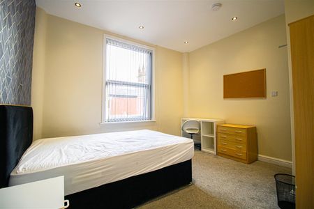 Spacious Double Room to Let on Villiers Street, Preston - Photo 4