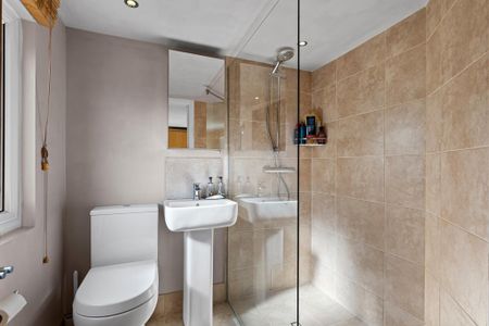 4 bedroom terraced house to rent - Photo 4