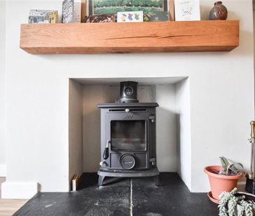 3 bedroom end of terrace house to rent - Photo 2