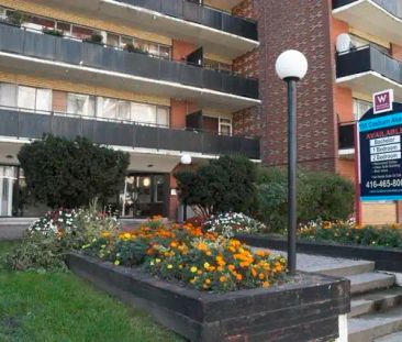 165 Cosburn Avenue, Toronto — Bachelor - Photo 4