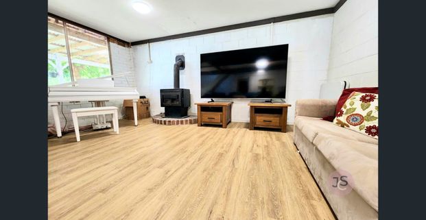 Spacious Family Home Backing Onto Nature Reserve - Photo 1