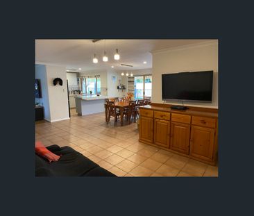 Family Home with Private Swimming Pool in Woodvale - Photo 1