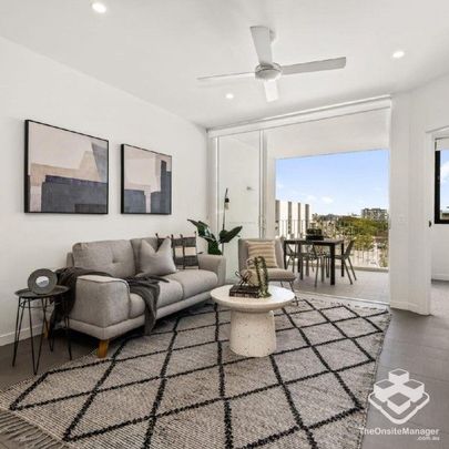 UNFURNISHED 1 BEDROOM APARTMENT IN WEST END - Photo 1