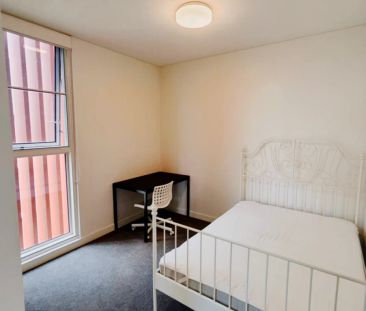 8 Ebsworth St, Sydney - Photo 1