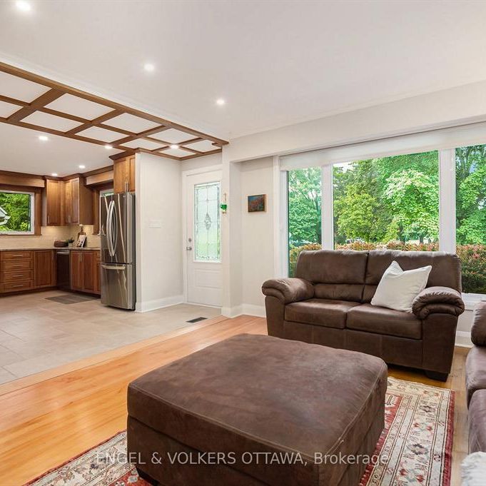 Ontario, 607 Shelley Ave, Ottawa - Photo 1