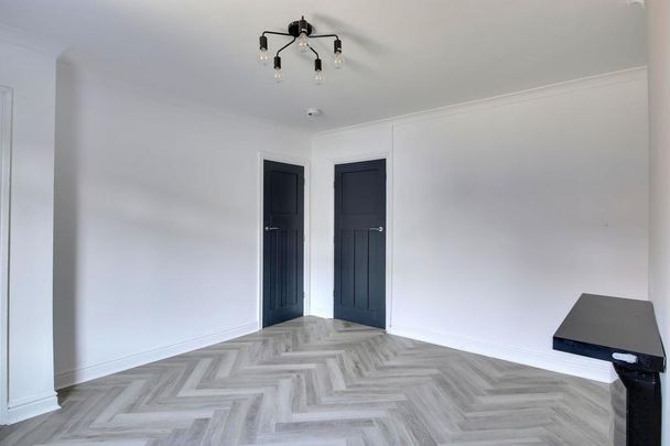 3 bedroom end of terrace house to rent - Photo 1