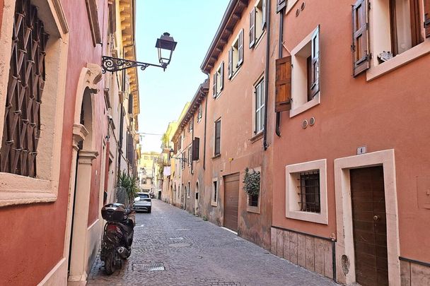 Verona, Veronetta - bilocale in affitto transitorio - Photo 1