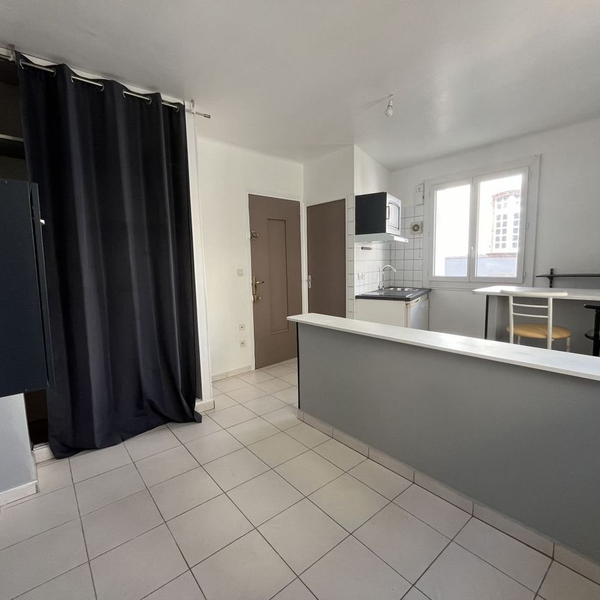 Location Appartement 1 pièce 15m² - Photo 1