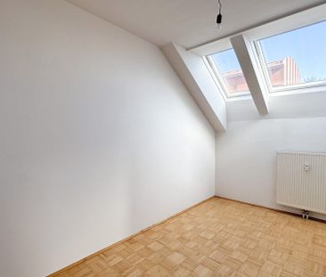 Helle 3-Zimmer-Dachgeschosswohnung mit Loggia - Photo 2