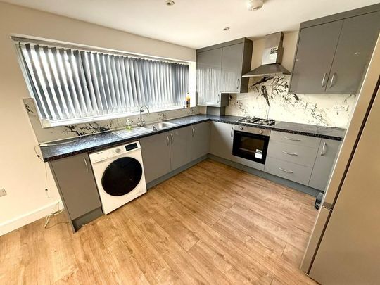 2 bedroom ground floor flat to rent - Photo 1