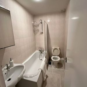 1 Bed Flat, Dalston Lane, E8 - Photo 3