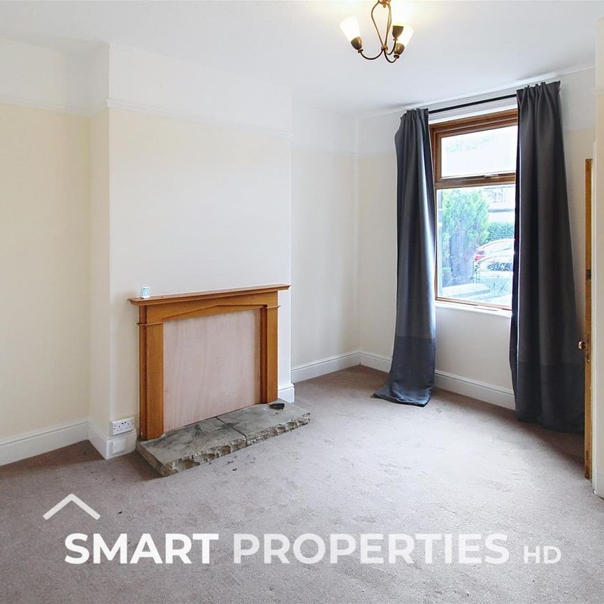 Arnold Avenue, Huddersfield - Photo 1